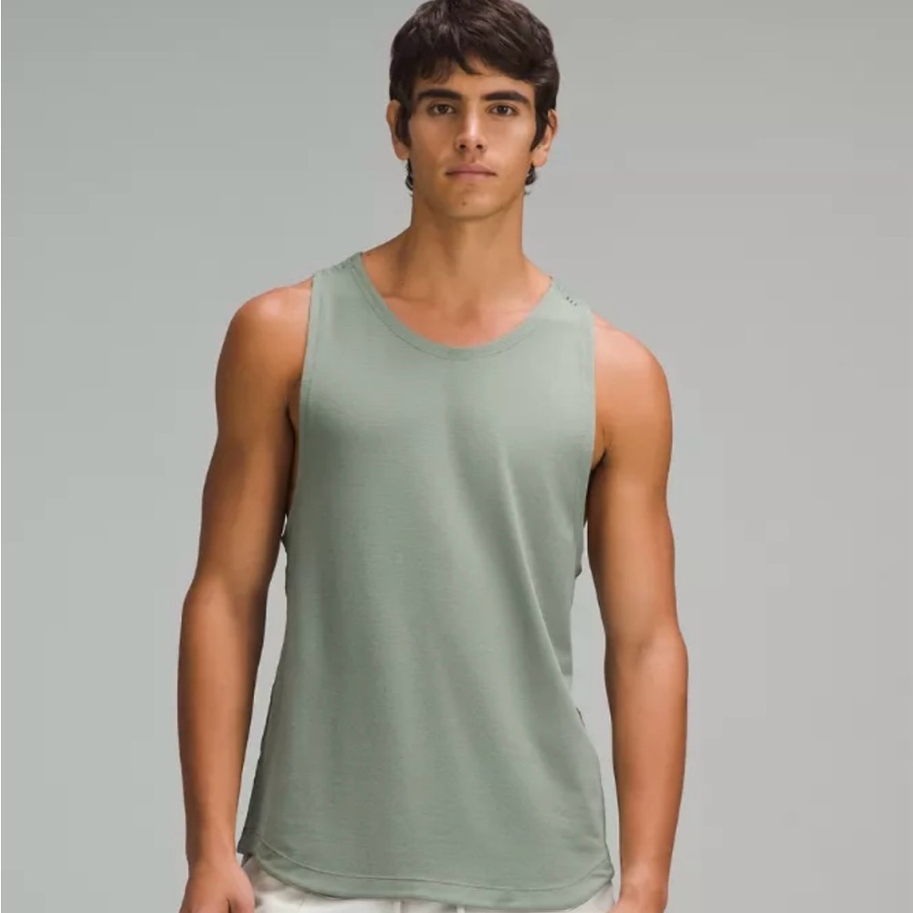 Lululemon, license to train tank. Green. Medium
